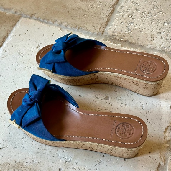 Tory Burch Penny wedge slides - Picture 2 of 6
